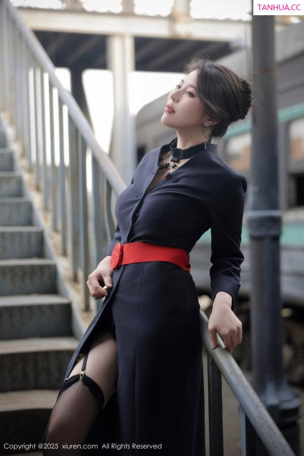 白茹雪  [XiuRen]高清写真图 2025.04.15 No.10155 白茹雪abby 空姐制服第6张图片
